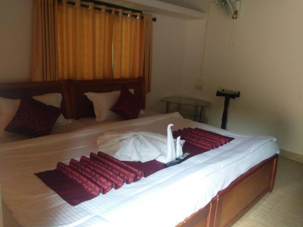 Bed and Breakfast Holly Hock Муннар Екстер'єр фото